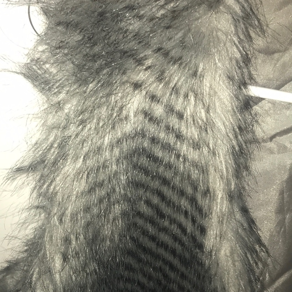 Vest - Picture 3 of 3